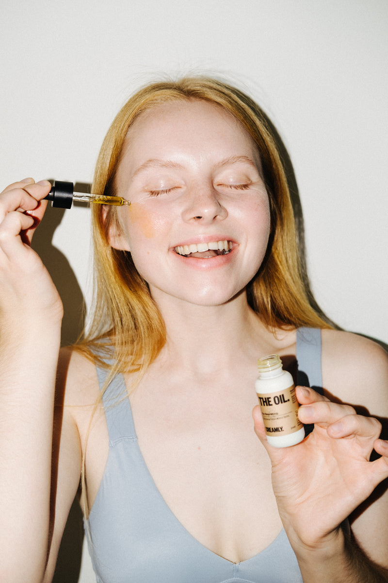 Масло. Для питания кожи.